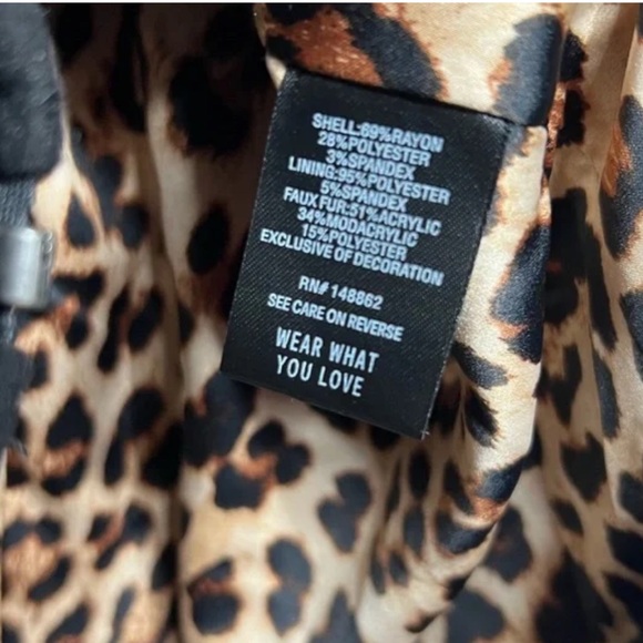 Torrid Hooded Fur Trim Toggle Coat Ponte Knit Black Leopard Lined Hood Size 6X - Picture 6 of 7